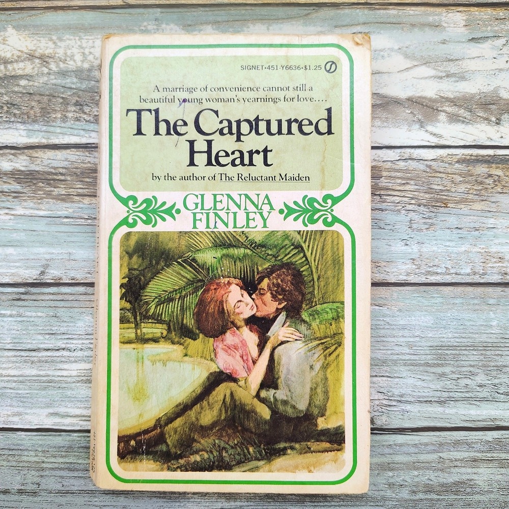 The‎ Captured Heart by Glenna Finley Vtg 1975 Signet Paperback 1st Ed 1st Print